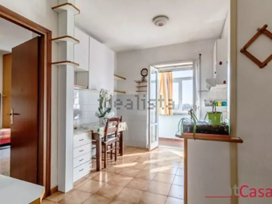 Immagine 2 di Appartamento in affitto  in via matteo tondi 40 a Roma