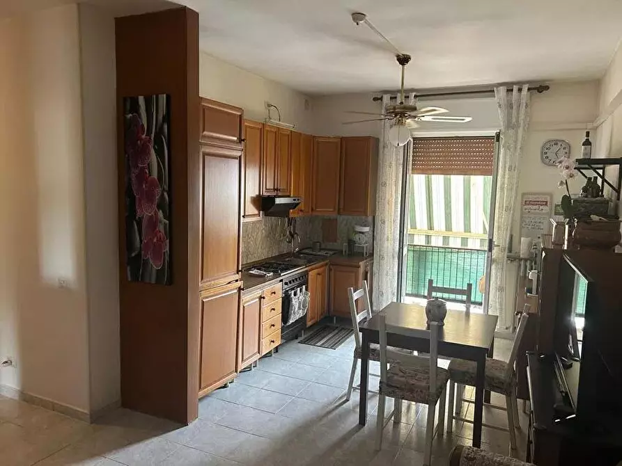 Immagine 5 di Abitazione tipica in vendita  in via alcide de gasperi 27 a Muggiò