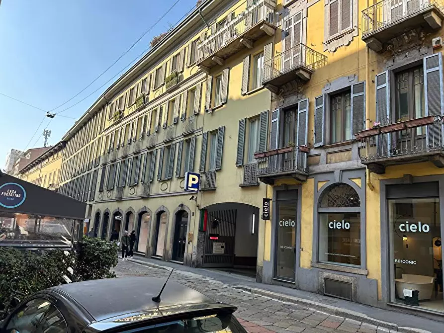 Immagine 1 di Posto auto in affitto  in Via Pontaccio  8 a Milano
