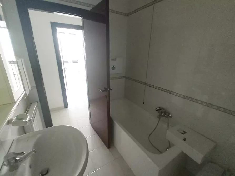 Immagine 10 di Appartamento in vendita  in Viale Italia  48 C a Sassari