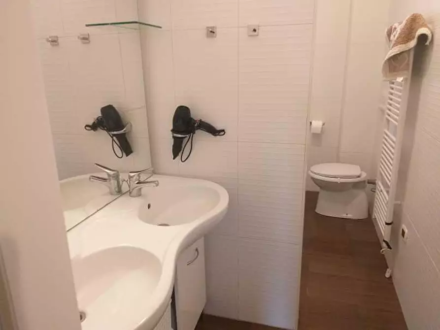 Immagine 9 di Appartamento in affitto  in VIA CRISPI 107 a Taranto