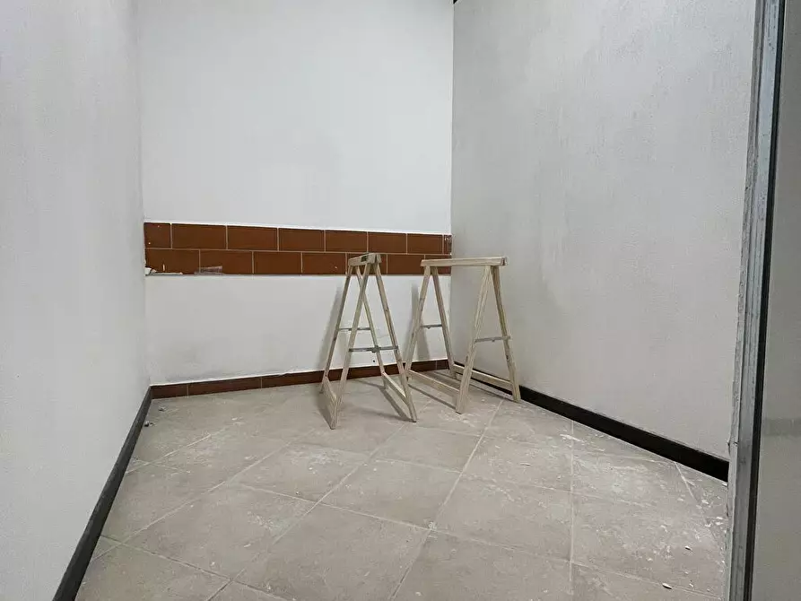 Immagine 4 di Deposito in affitto  in Via Di Tiglio 43 a Lucca