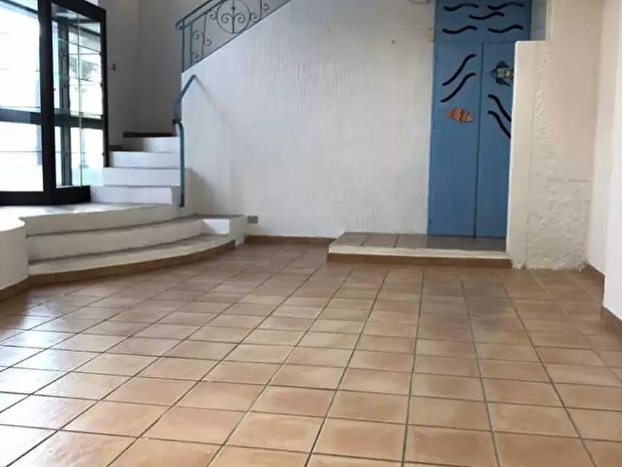 Immagine 6 di Attività commerciale in affitto  in Via Italia  1 a Santa Teresa Gallura
