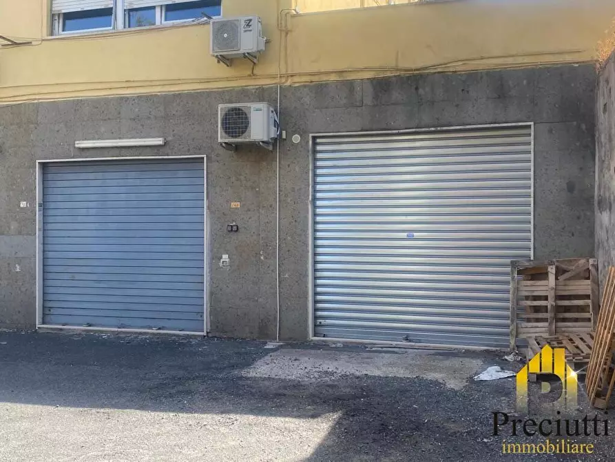 Immagine 3 di Magazzino in vendita  in VIA DI BRAVETTA 244 a Roma
