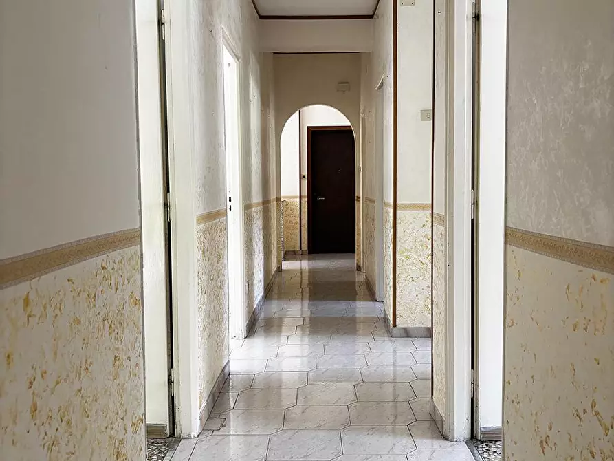 Immagine 4 di Appartamento in vendita  in Via Lucio Calpurnio  4 a Pozzuoli