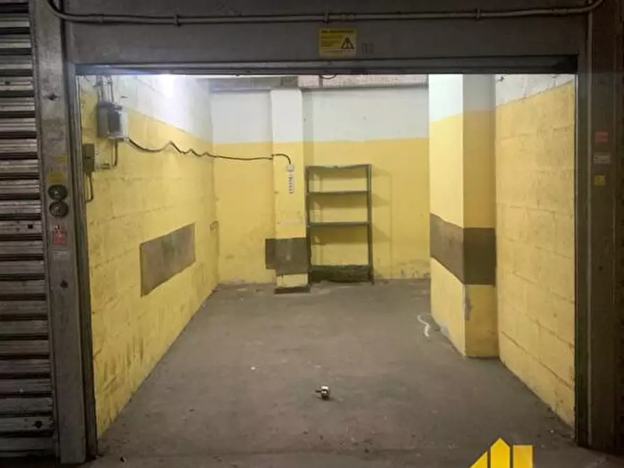 Immagine 4 di Garage in affitto  in VIA SILVESTRI 191 a Roma