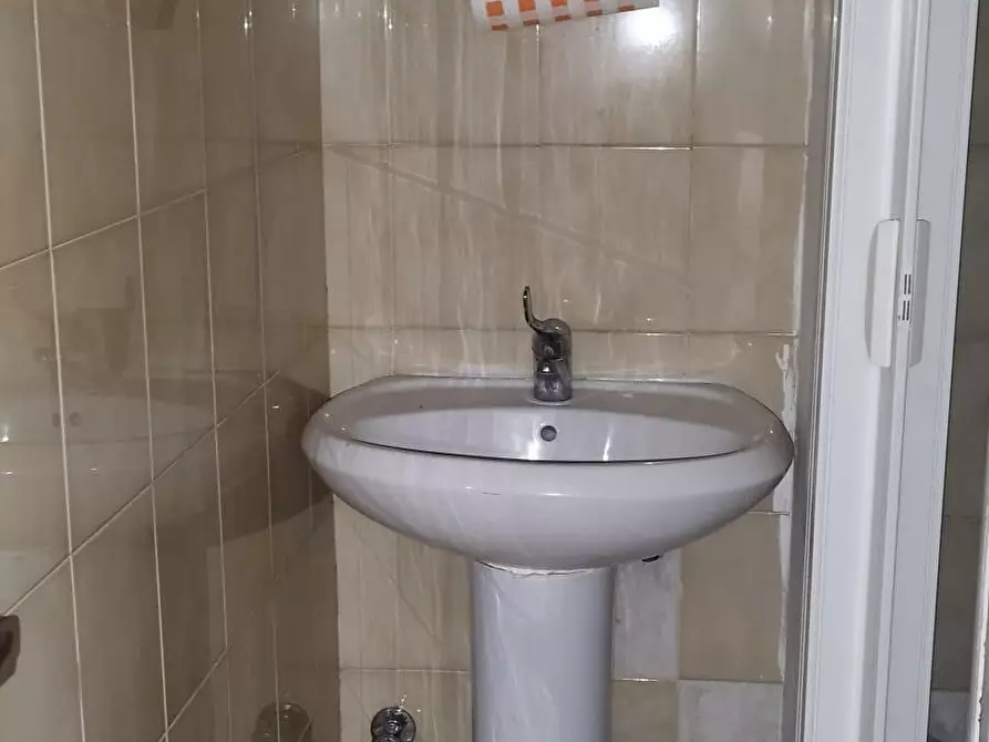 Immagine 3 di Locale commerciale in vendita  in Via Vecchia Lavorate 70 a Sarno