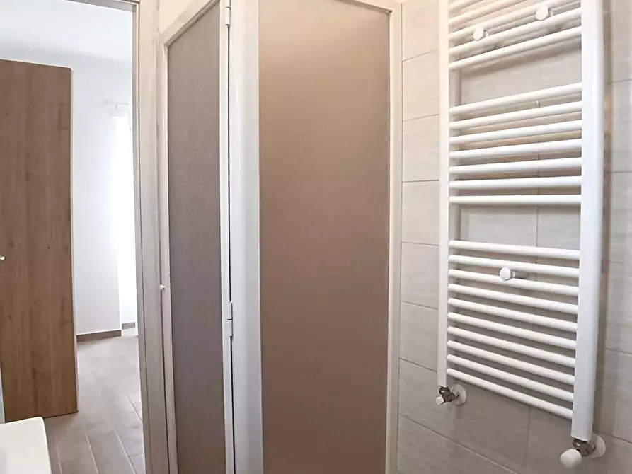 Immagine 12 di Camera in affitto  in VIA DELLE VITALBE 4 a Roma
