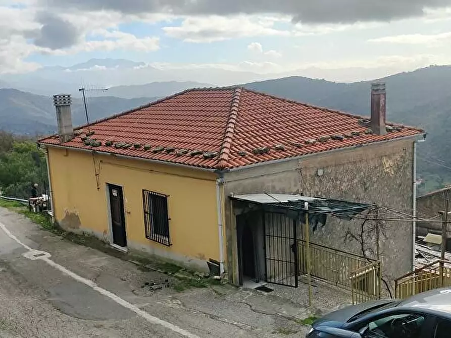 Immagine 1 di Casa indipendente in vendita  in via Roma 1 a Rutino