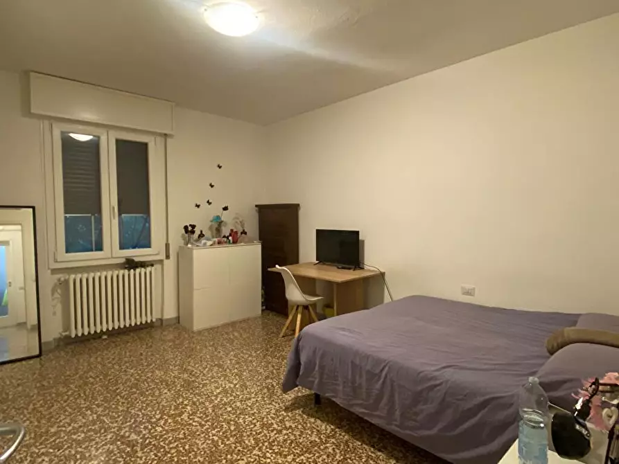 Immagine 1 di Camera in affitto  a Modena
