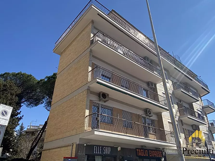 Immagine 5 di Box auto in vendita  in VIA CAMILLO SERAFINI 61 a Roma