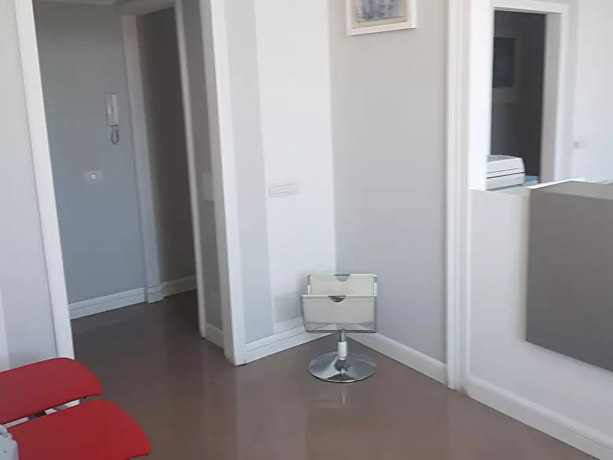Immagine 5 di Ufficio in affitto  in via Anfiteatro Laterizio  216 a Nola