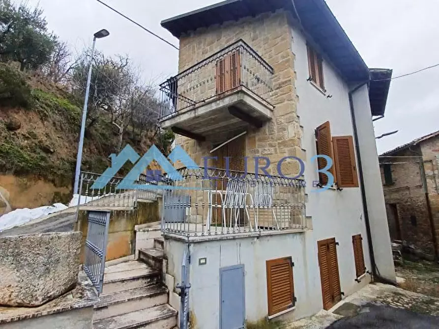 Immagine 2 di Casa di paese in vendita  in trivigliano 1 a Ascoli Piceno