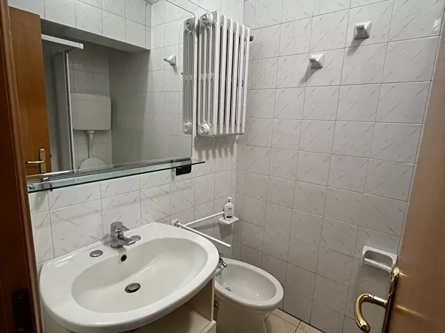 Immagine 10 di Appartamento in affitto  a Reggio Nell'emilia