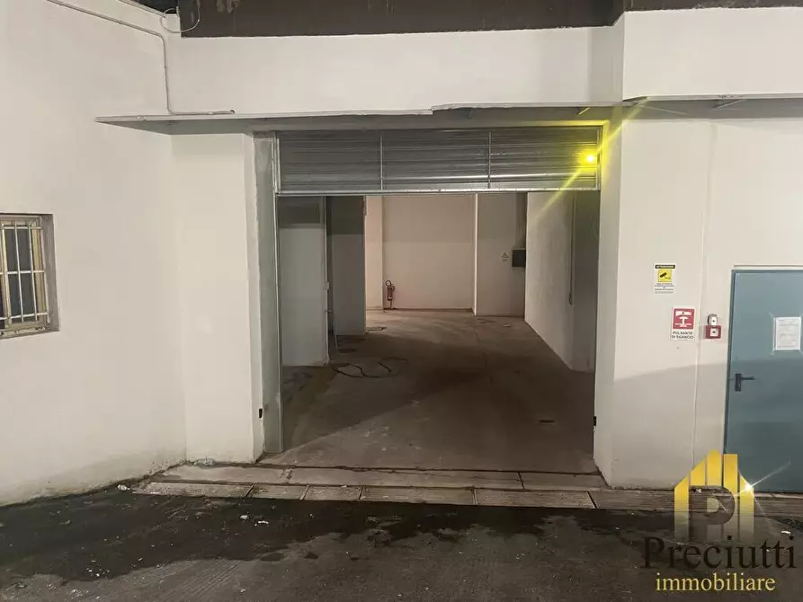Immagine 9 di Garage in vendita  in VIA AUFIDIO NAMUSA 178 a Roma