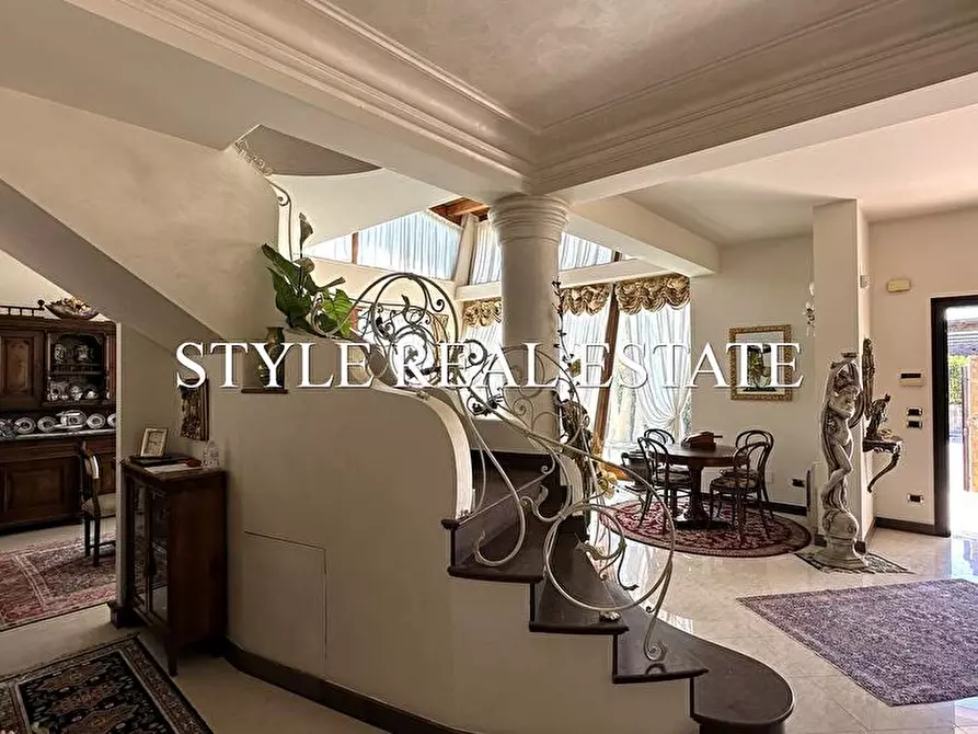 Immagine 7 di Villa in vendita  in via nino consiglio - a Siracusa
