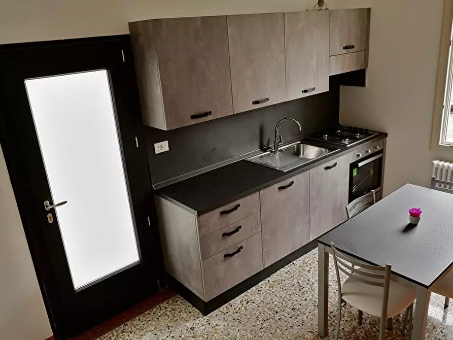 Immagine 3 di Camera in affitto  a Pordenone
