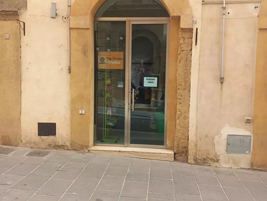 Immagine 1 di Locale commerciale in affitto  in Corso Vittorio Emanuele  52 a Caltanissetta