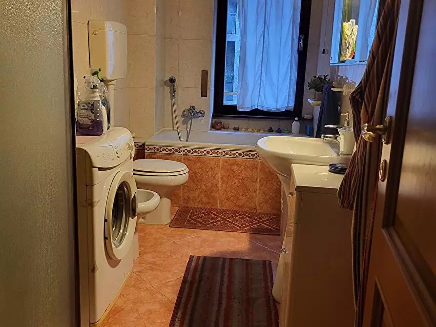 Immagine 6 di Abitazione tipica in affitto  in viale Massenzio Masia 20 a Como