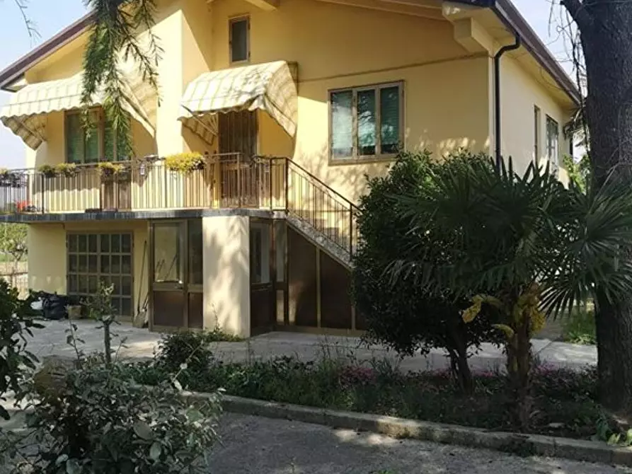 Immagine 1 di Casa indipendente in affitto  in Via Ca' Zuliani 7 a Venezia