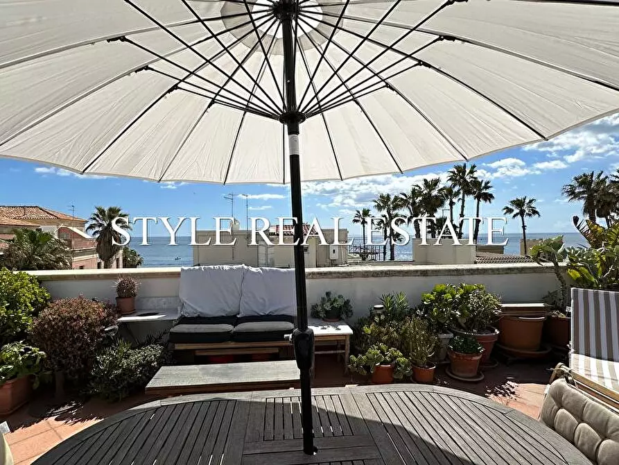 Immagine 8 di Appartamento in vendita  in Via Cimone 10 a Siracusa