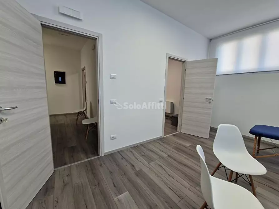 Immagine 4 di Ufficio in affitto  in via Silvio Pellico 143A a Civitanova Marche