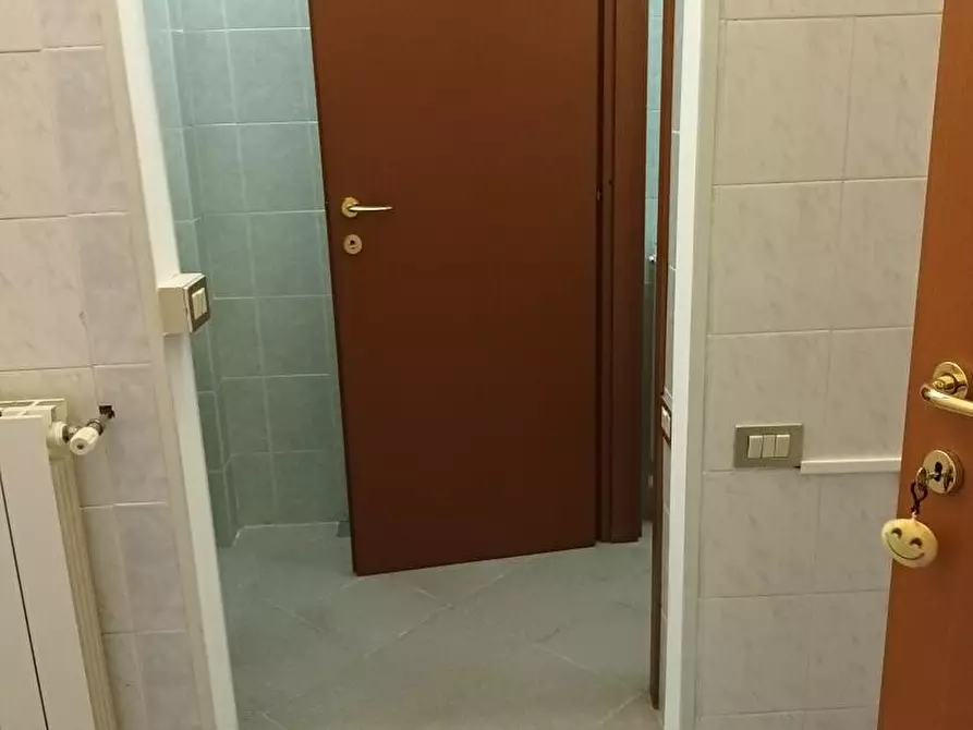 Immagine 17 di Locale commerciale in affitto  in via Alessandro Astesani  16 a Milano