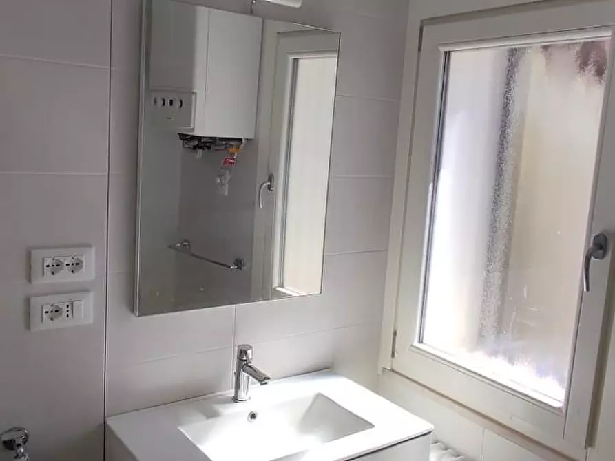 Immagine 7 di Appartamento in affitto  a Udine