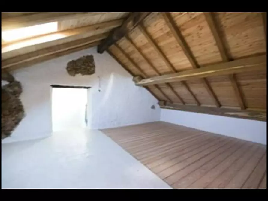 Immagine 11 di Casa semindipendente in affitto  a Osiglia