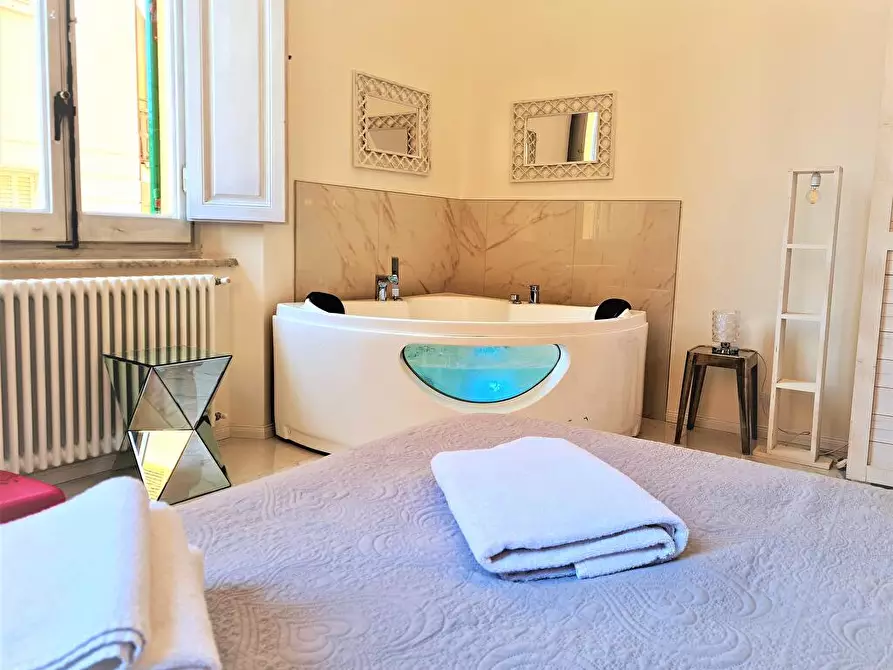 Immagine 5 di Albergo/B&B/Residence in vendita  in via silvio pellico  62 a Viareggio