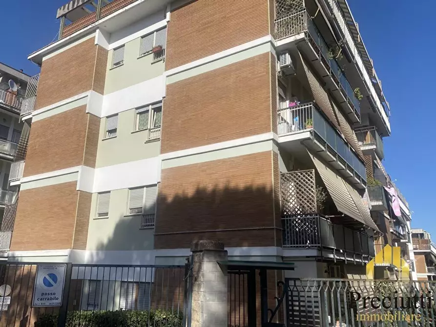 Immagine 19 di Appartamento in vendita  in VIA STEFANO BORGIA 74 a Roma