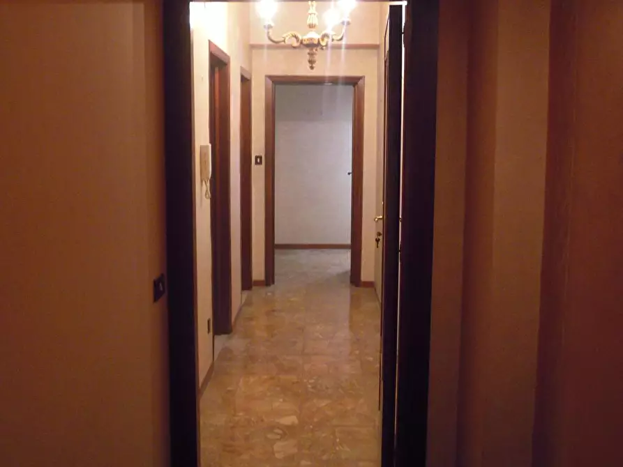 Immagine 6 di Camera in affitto  a Napoli