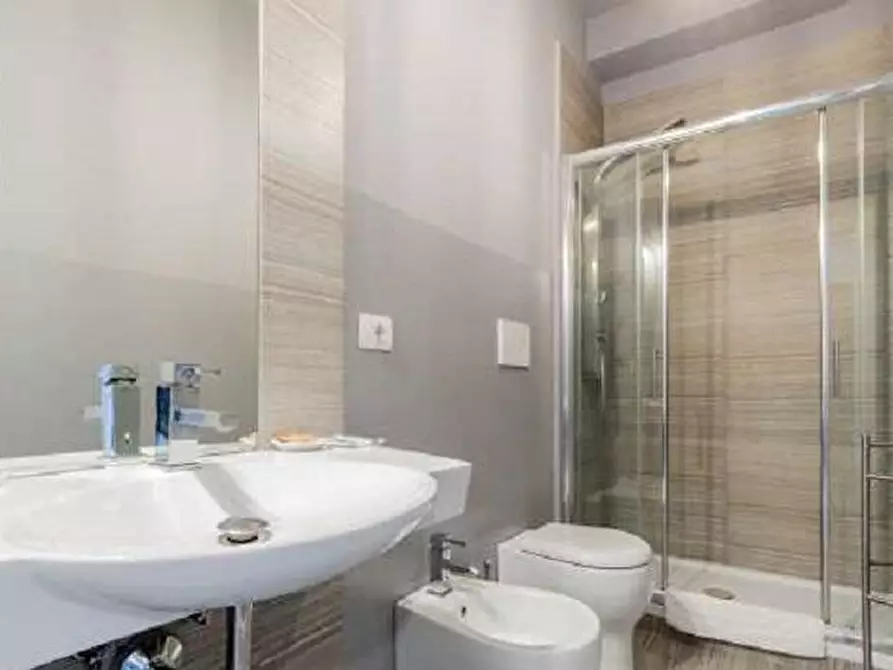 Immagine 6 di Appartamento in affitto  in via gustavo fara  30 a Milano