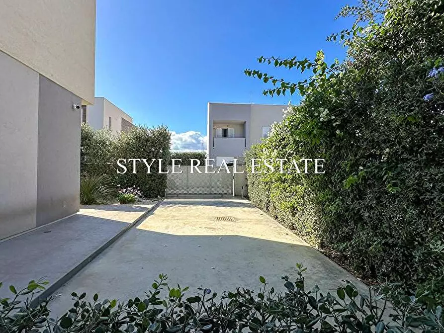 Immagine 5 di Villa in vendita  in Professore Lino Romano 25 a Siracusa