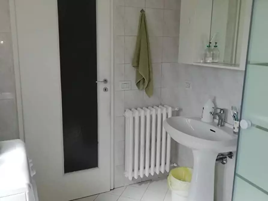 Immagine 4 di Camera in affitto  a Modena