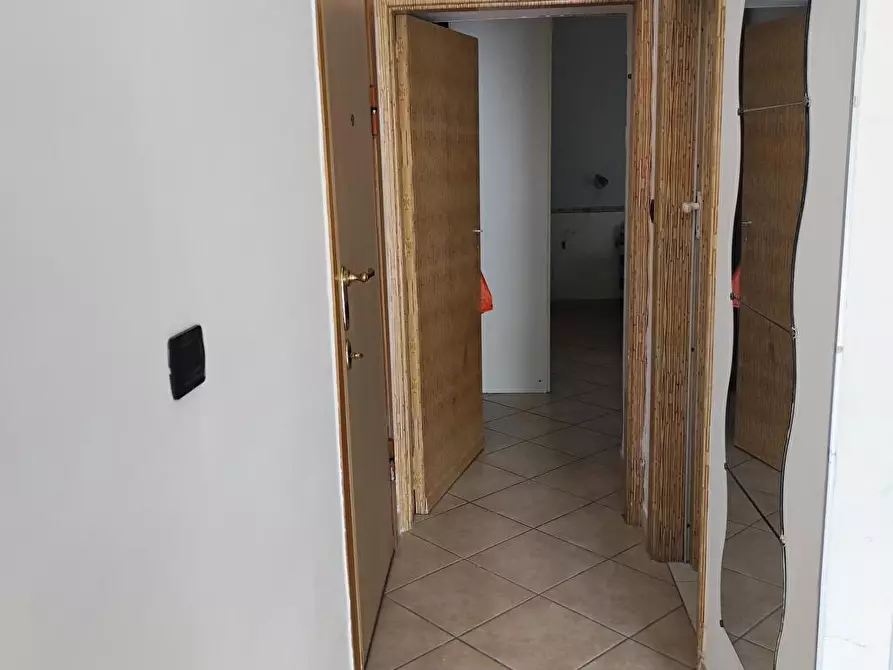 Immagine 12 di Appartamento in affitto  in via sichelgaita 44 a Salerno