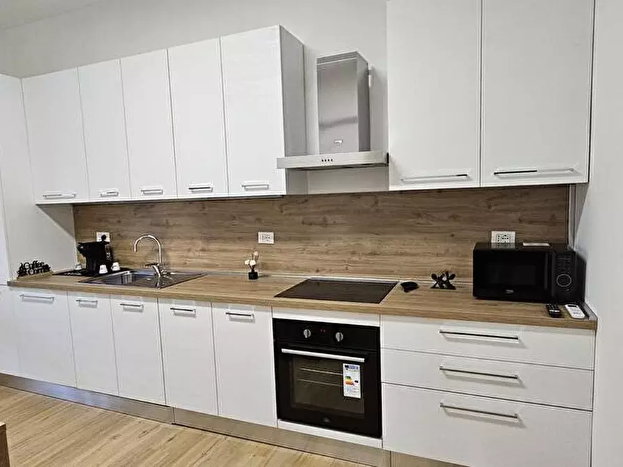 Immagine 4 di Camera in affitto  in Viale Carducci  259 a Livorno