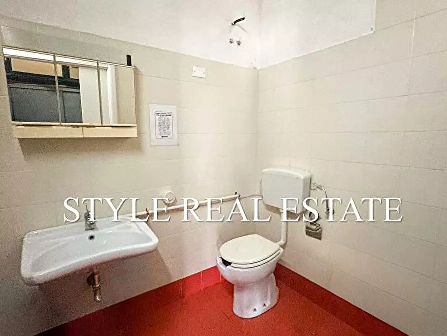 Immagine 8 di Locale commerciale in affitto  a Pachino