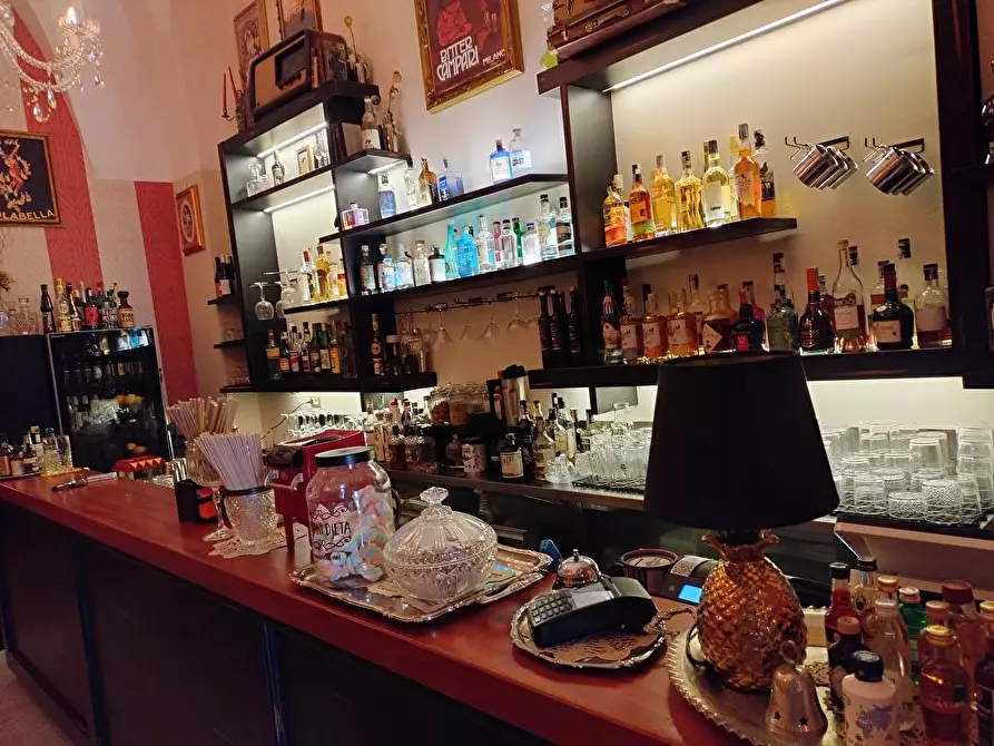 Immagine 2 di Attività commerciale in vendita  in Piazza RomaVia Cimarosa  8 a Leverano