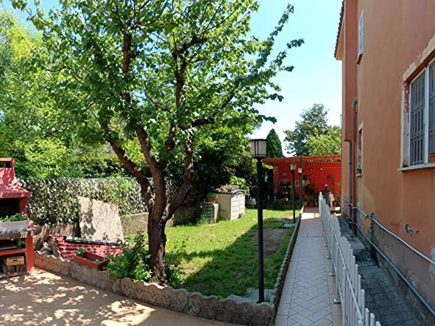 Immagine 9 di Casa semindipendente in vendita  in VIA APPIA NUOVA 1248 a Roma