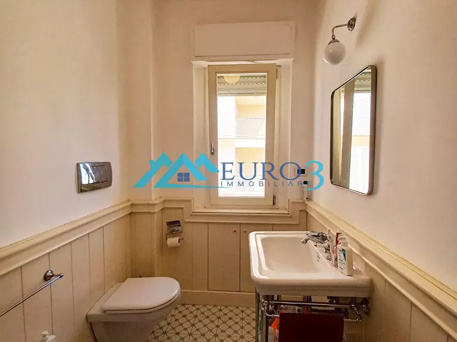 Immagine 6 di Appartamento in vendita  in lungomare snc a San Benedetto Del Tronto