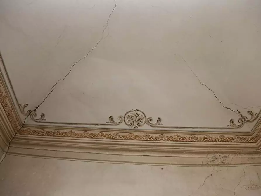 Immagine 9 di Abitazione tipica in vendita  a Cortemilia