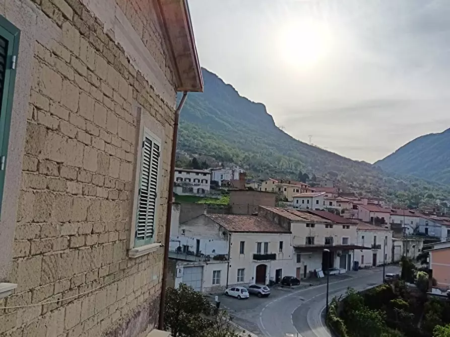 Immagine 1 di Locale commerciale in vendita  in salita Mercato 7 a Frasso Telesino