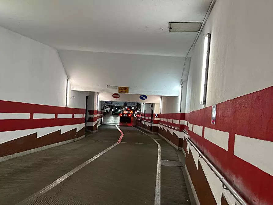 Immagine 3 di Posto auto in affitto  in Via Pontaccio  8 a Milano