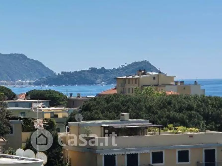 Immagine 1 di Appartamento in vendita  in VIA MARIO PUPPO 8 a Lavagna