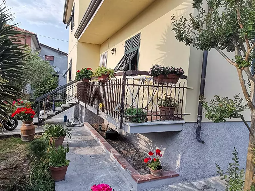 Immagine 2 di Abitazione tipica in affitto  in via rozzone 18 a Ortonovo