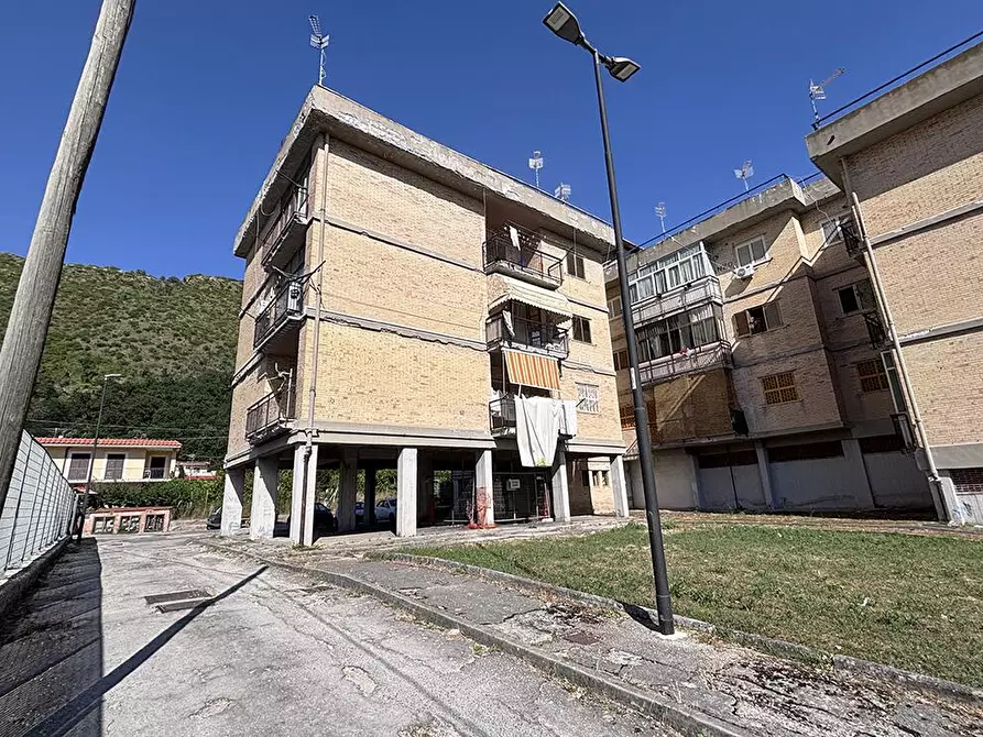 Immagine 40 di Appartamento in vendita  in Via Lucio Calpurnio  4 a Pozzuoli