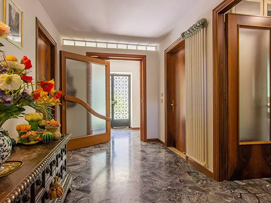 Immagine 4 di Villa in vendita  in Via Ugo Foscolo 9 a Vicenza