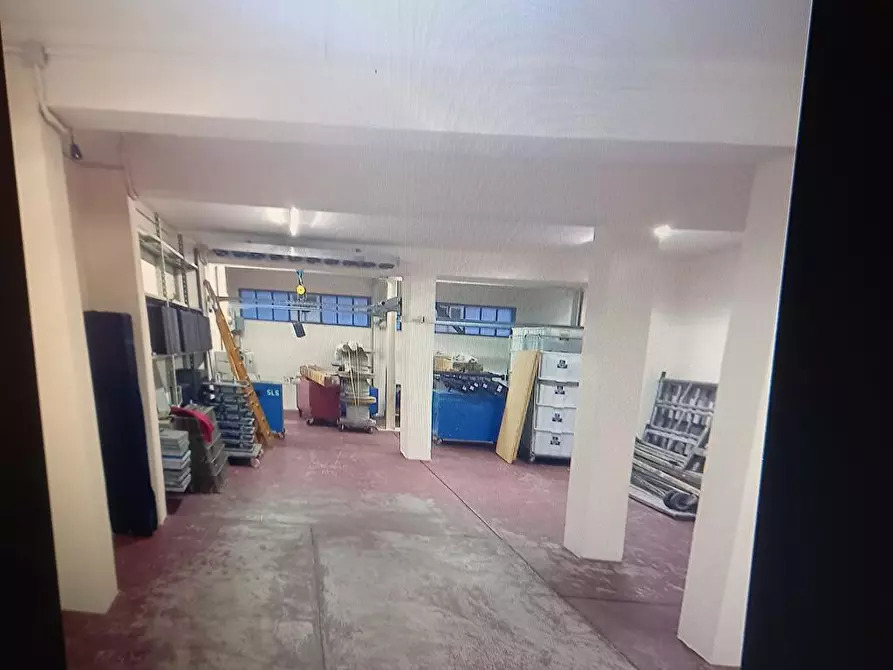 Immagine 2 di Deposito in vendita  in C.so dante 43 a Calolziocorte