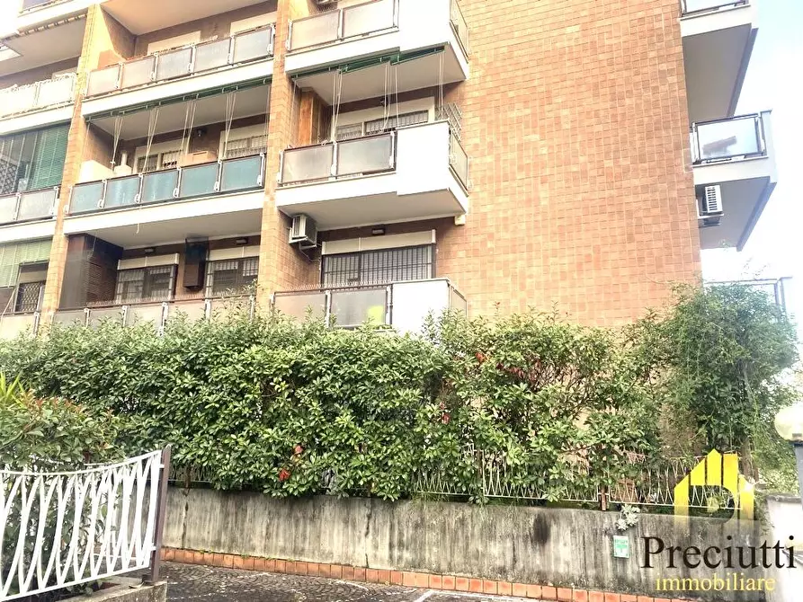 Immagine 29 di Appartamento in vendita  in VIA ANTONIO SOGLIANO 20 a Roma